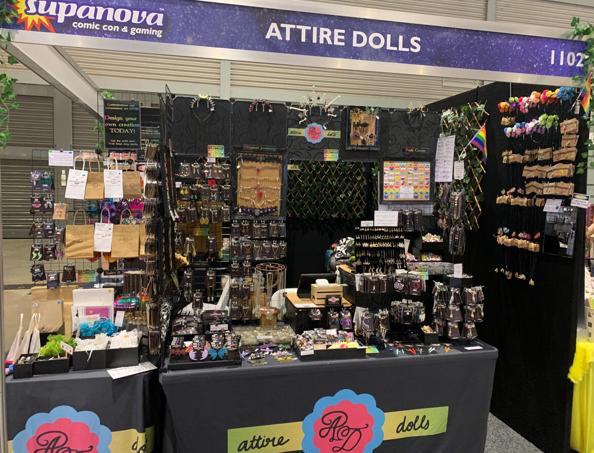 Jewellery and accessories table
